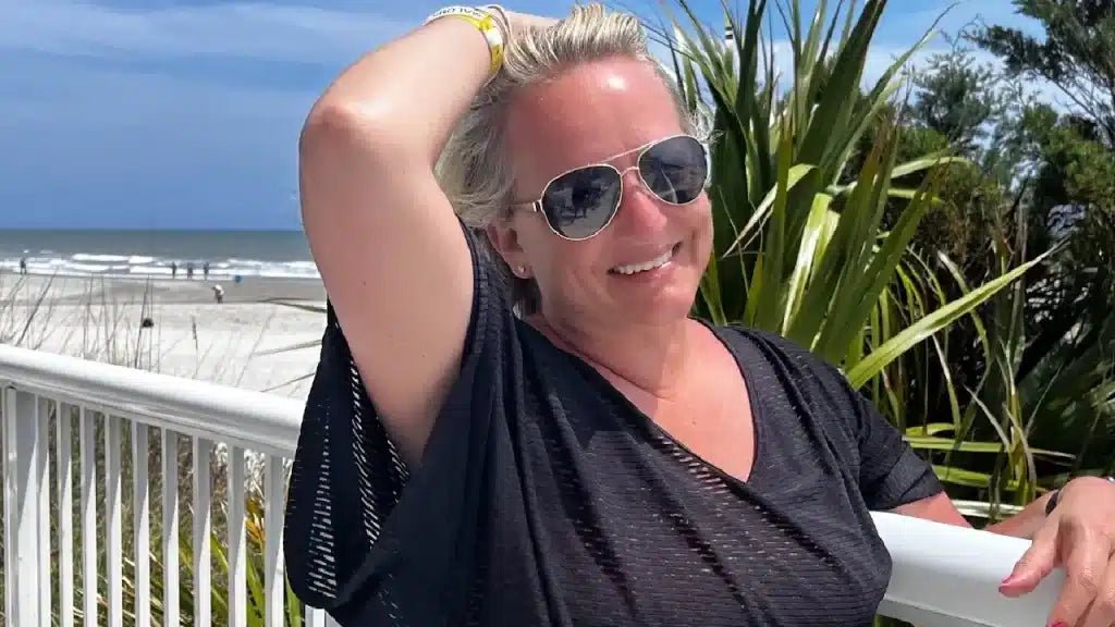 Embracing Timeless Elegance: The Classic Appeal of Aviator Sunglasses for Women - Hook sunglasses